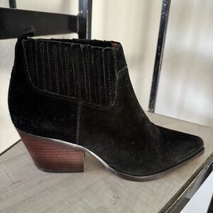 SARTO by Frank Sarto Lasso Black Suede
Ankle Boots